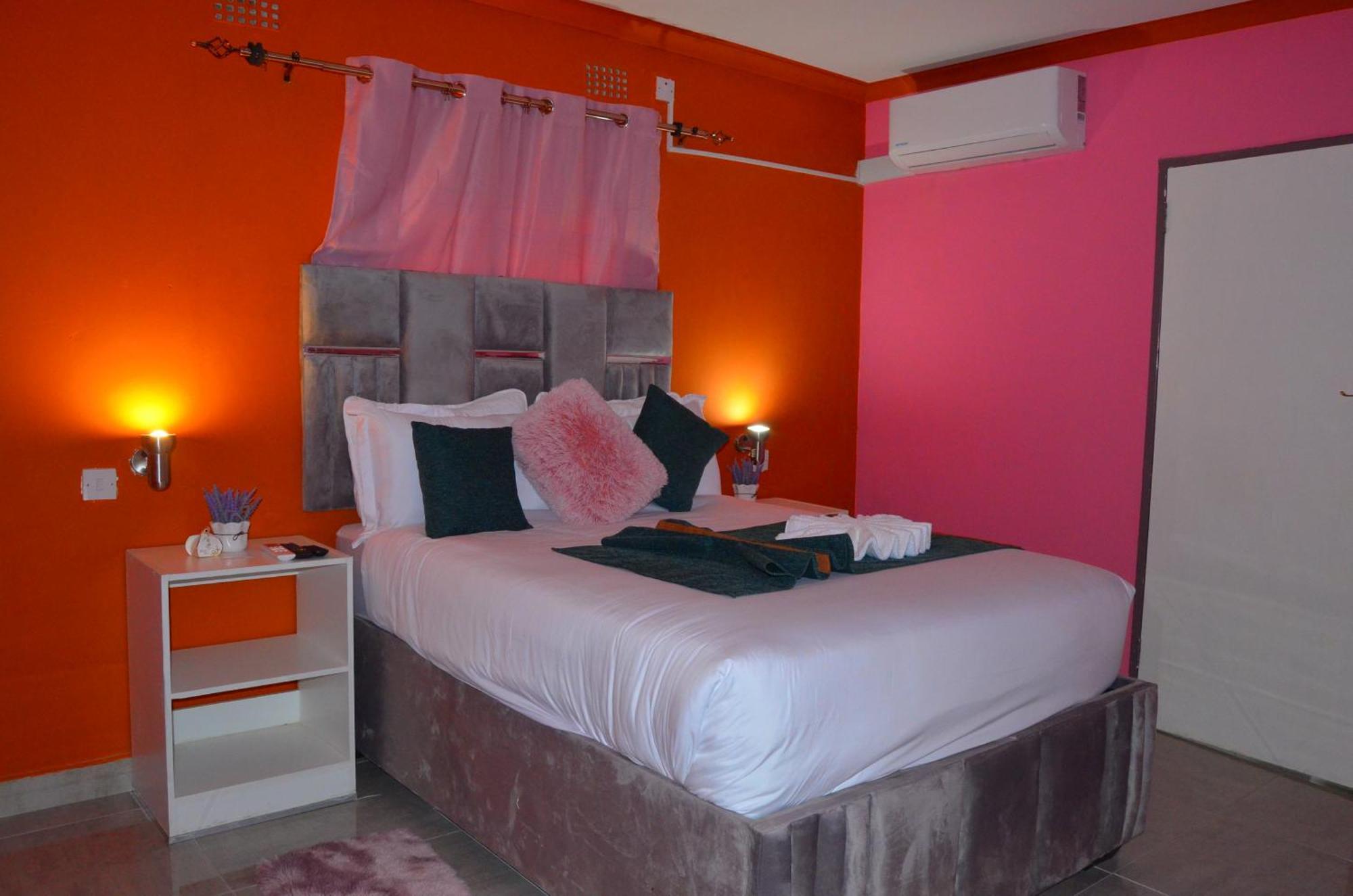Chobe Kulotu Guest House Kasane Exterior photo
