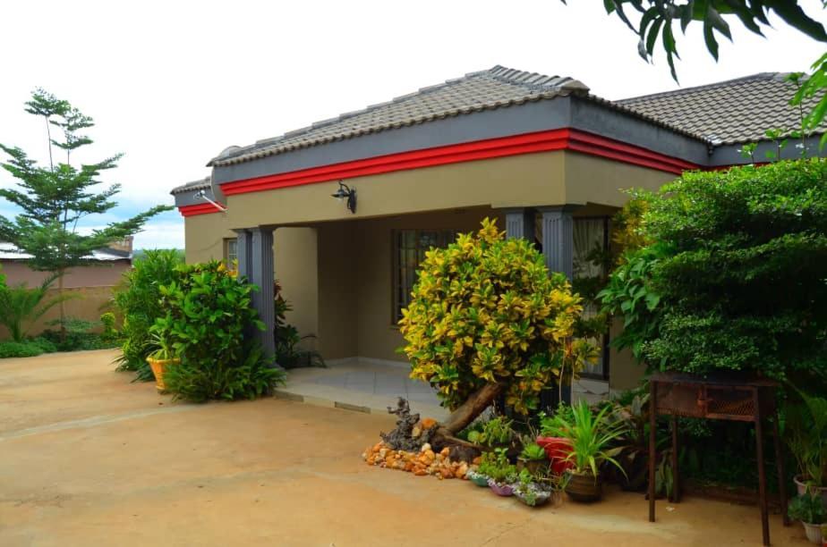 Chobe Kulotu Guest House Kasane Exterior photo